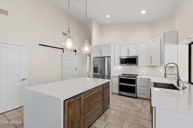 Building Photo - 9532 E Corrine Dr