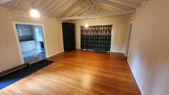 Building Photo - 3 bedroom Mountain Retreat in Boulder Creek!