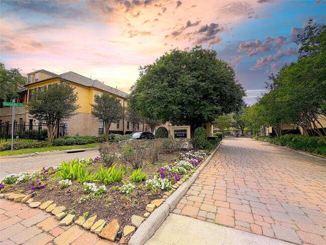 Building Photo - 2612 Edgefield Lakes Dr