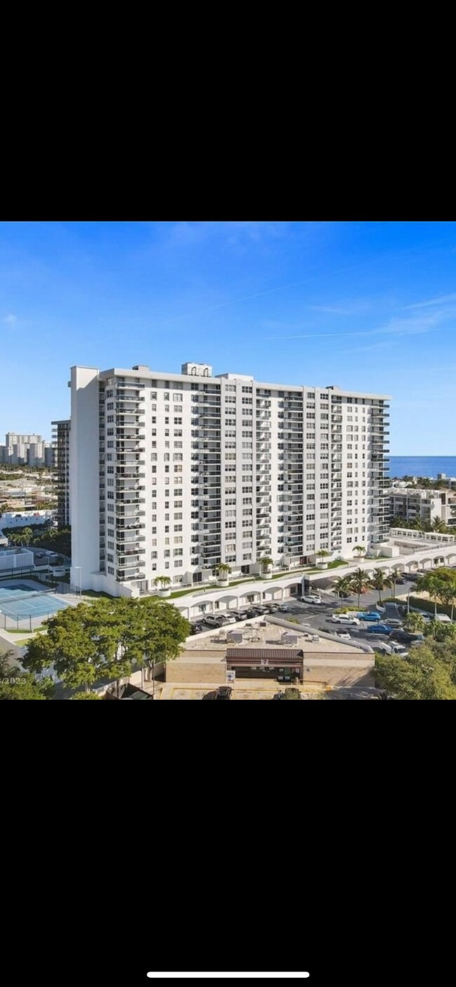 Building Photo - 3015 N Ocean Blvd