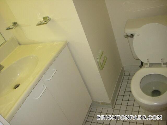 Building Photo - 146 N Beacon St