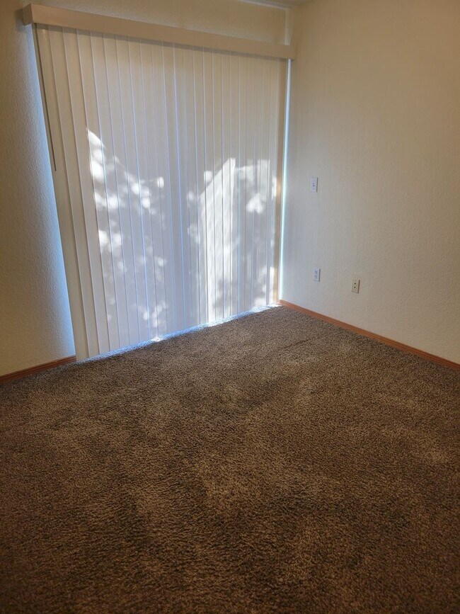 Building Photo - Available Now schedule a TOUR NOW!!