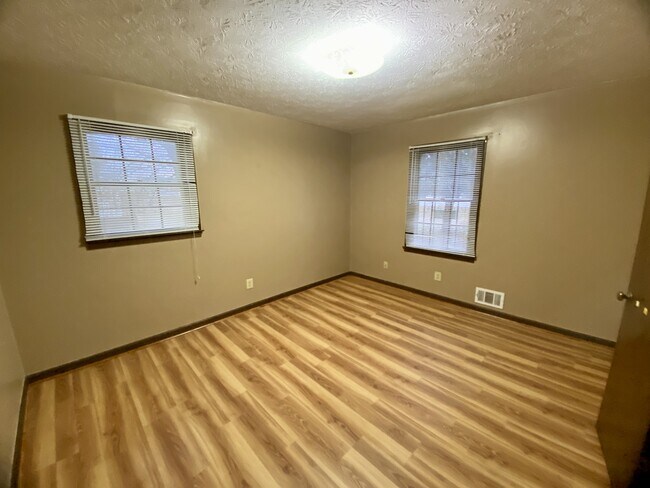 Building Photo - 1953 Hwy 138 SW