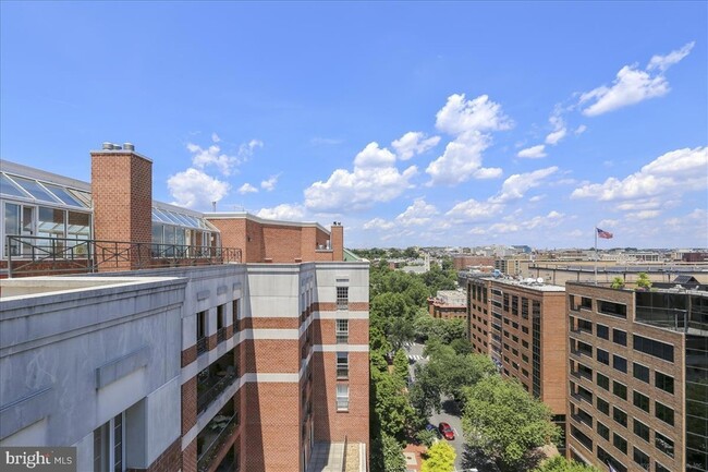 Building Photo - 1230 23rd St NW