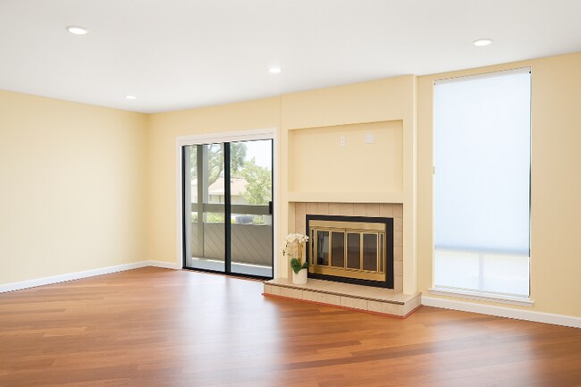 Building Photo - 800 Sea Spray Ln