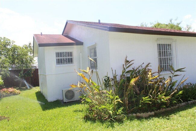 Building Photo - 30724 SW 154th Ct
