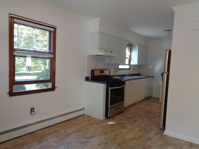 Building Photo - 44 Flat Rock Rd