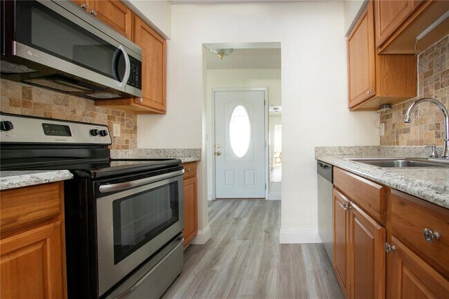 Building Photo - 3807 Joyce Dr