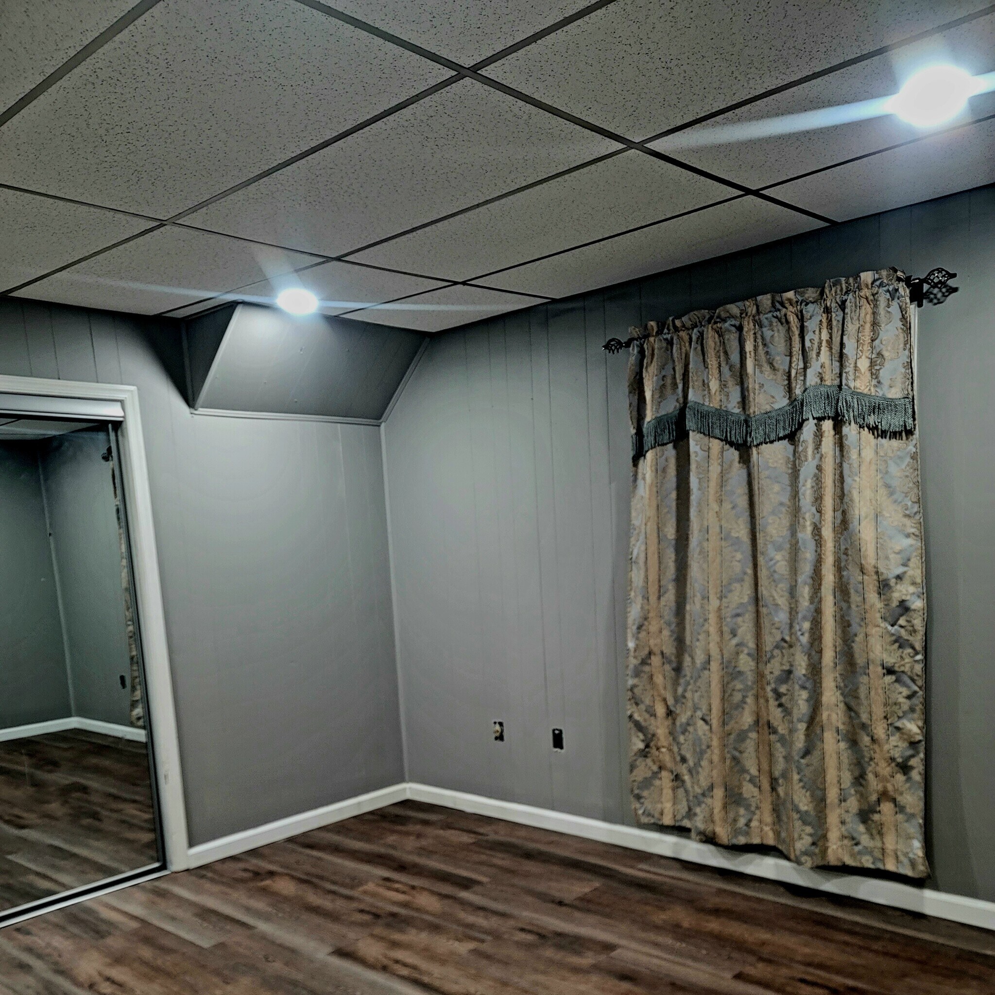 Bedroom - 3914 Clark St