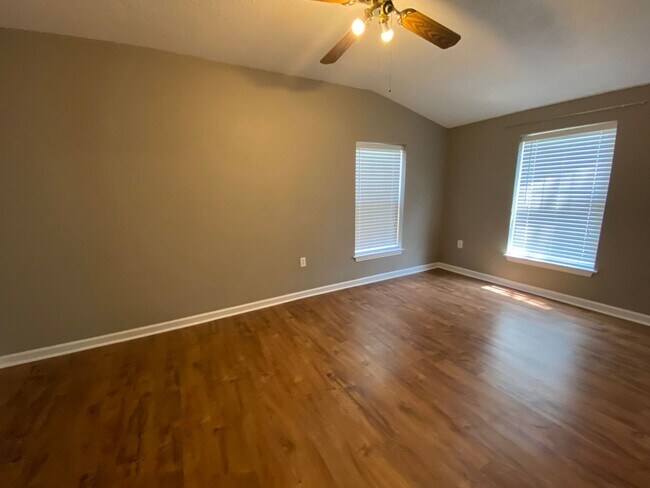 Building Photo - UPCOMING WEST FAIRHOPE 3/2 F&N COTTAGE