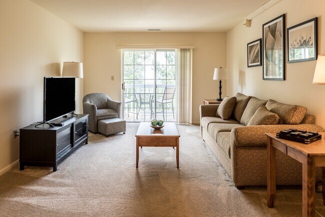 Building Photo - Fully Furnished Two Bedroom Contemporary Style Apartment on the First Floor