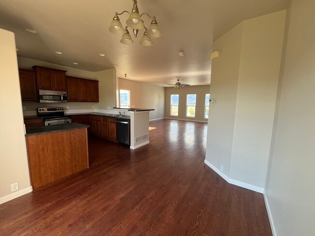 Building Photo - 1119 Yellow Dogwood Heights