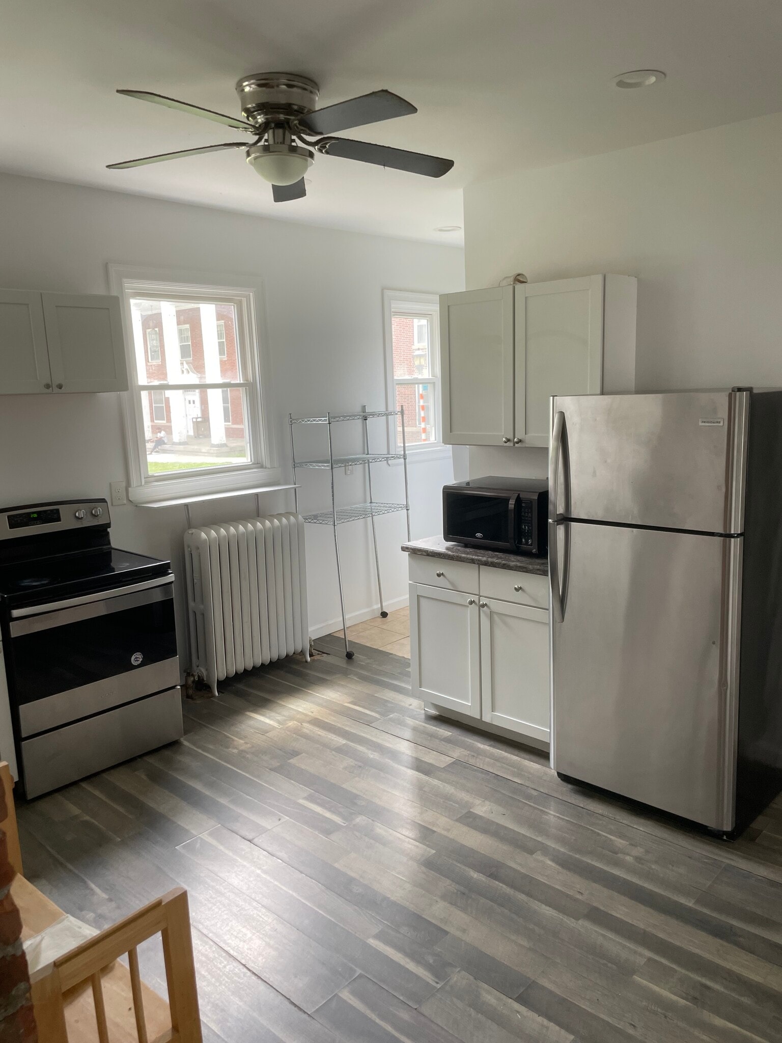 Building Photo - 211 Ontario St