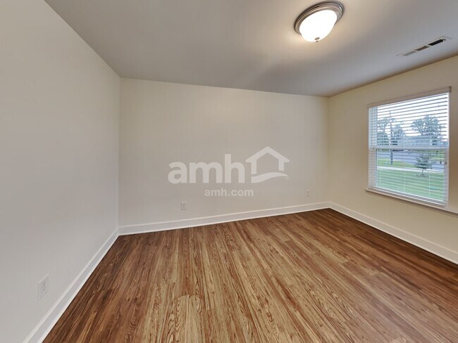 Building Photo - 535 Drema Ct