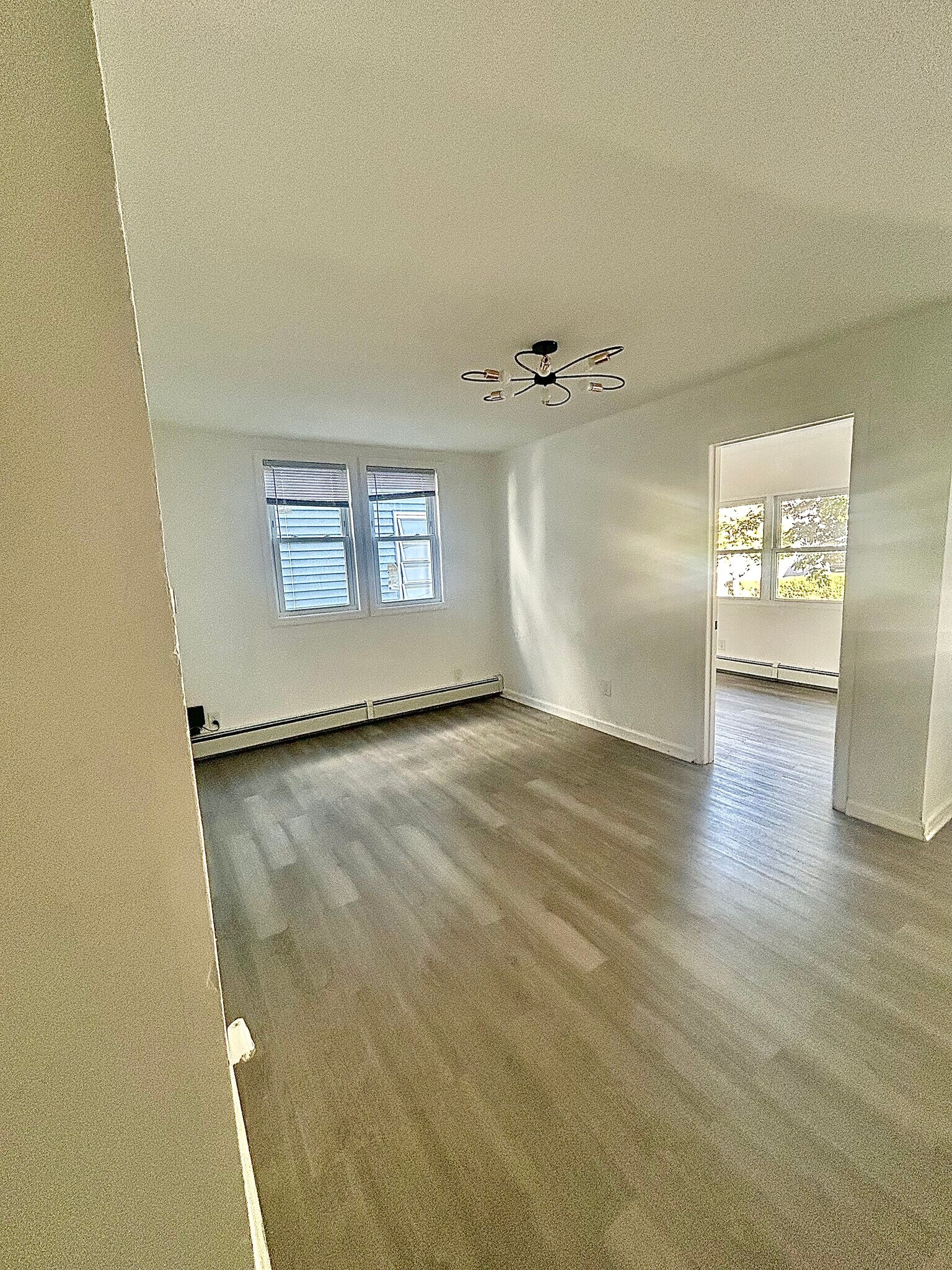 Living room - 205 N 16th St