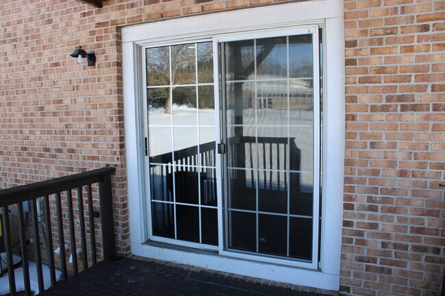 Building Photo - 280 Mike Dr