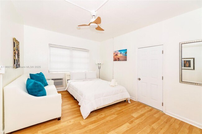 Building Photo - 545 Michigan Ave