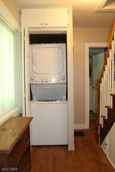 Building Photo - 920 Ridge Rd