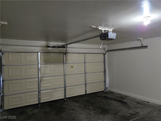 Building Photo - 9617 Pine River Ln