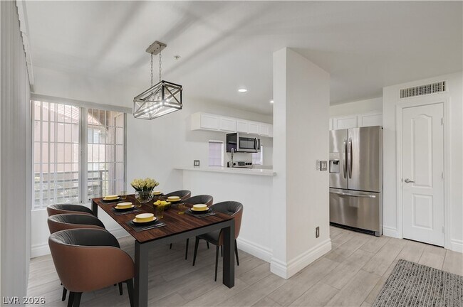 Building Photo - 2120 Sealion Dr