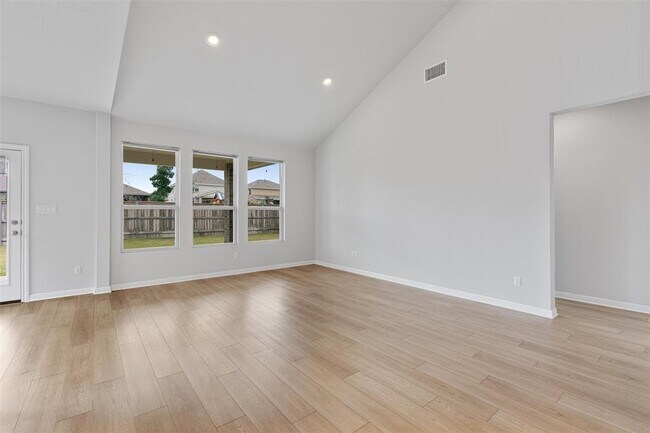 Building Photo - 116 Rocking Chair Dr