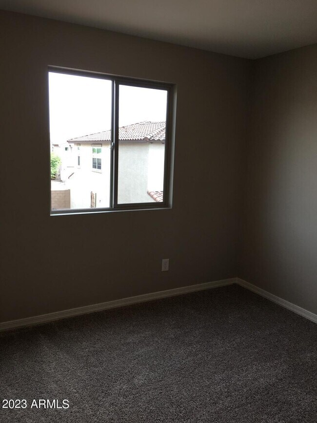 Building Photo - 9338 S 34th Dr