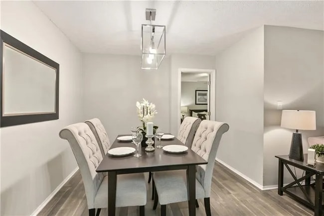 Building Photo - 901 Country Park Dr