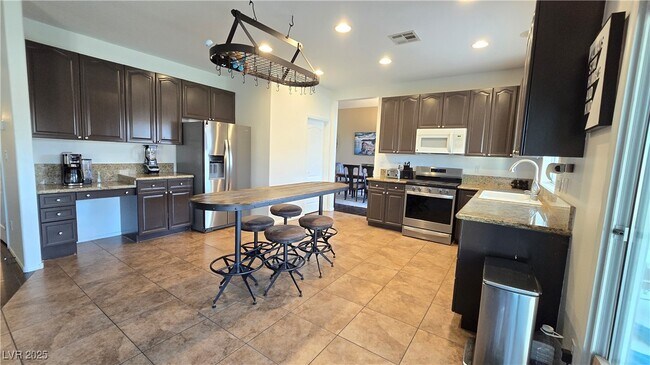 Building Photo - 6140 Peggotty Ave