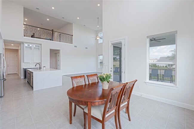Building Photo - 301 Northcrest Dr