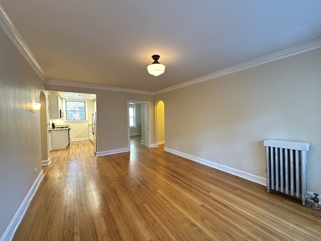 Building Photo - 912 Crain St