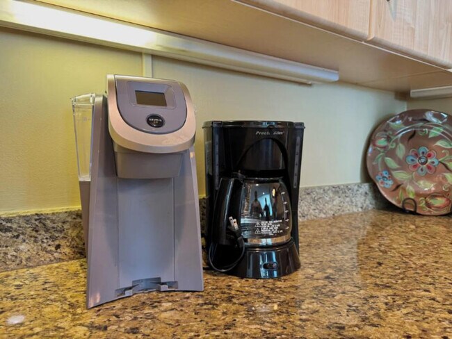 Building Photo - 521 W Beach Blvd