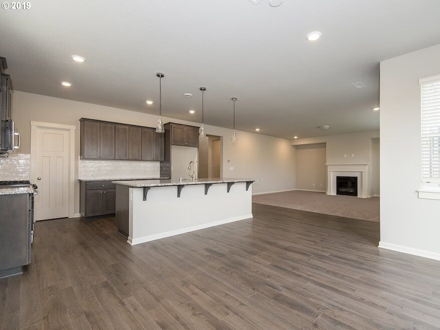 Main Kitchen and Dining Area - 4124 SW Mawrcrest Ave