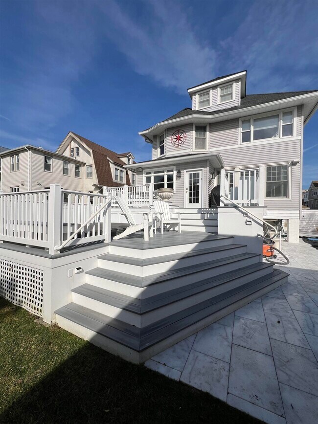 Building Photo - 16 S Somerset Ave