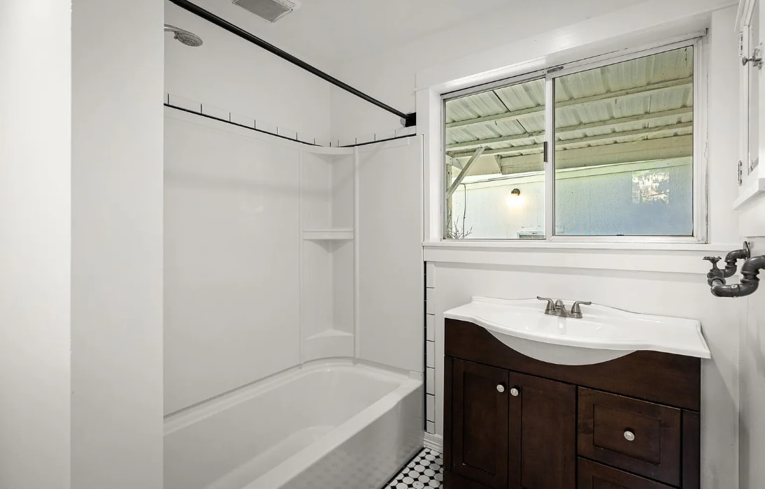 Building Photo - 10612 NW Skyline Blvd