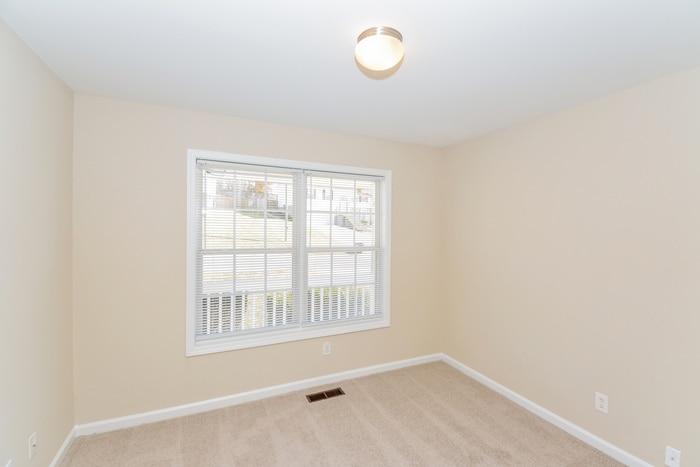 Building Photo - 1018 Granny White Rd