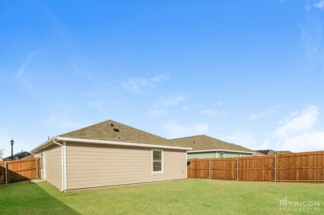 Building Photo - 5355 Curwood Dr