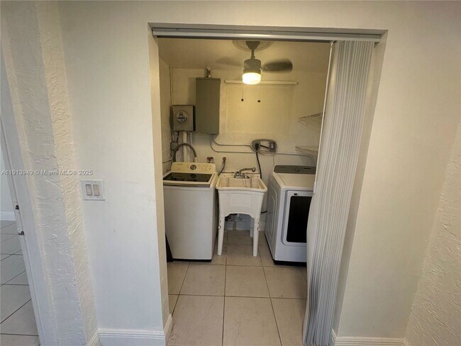 Building Photo - 29523 SW 144th Ct