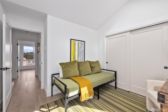 Building Photo - Brand new 2 bedroom with luxury finishes i...