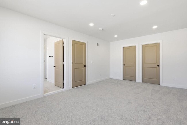 Building Photo - 29 Rocky Pool Ln