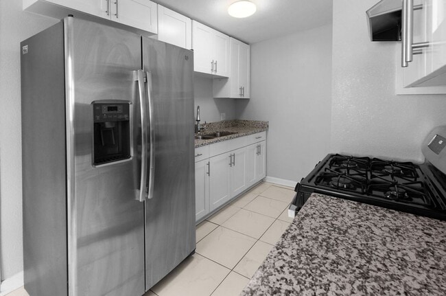 Building Photo - 3 Bed 1 Bath Home for Rent in Chesapeake