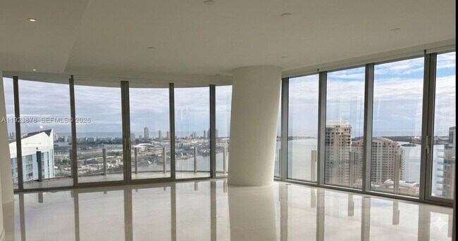 Building Photo - 300 Biscayne Blvd Way