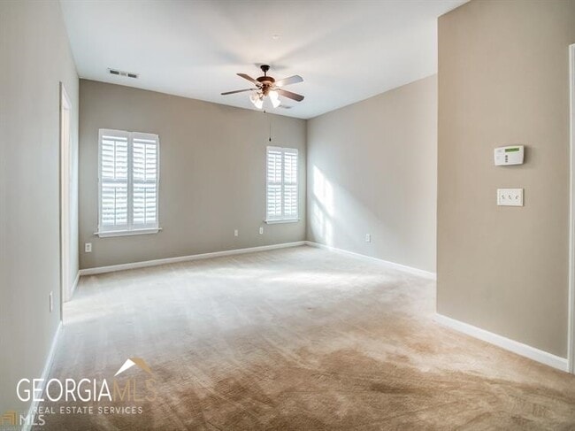 Building Photo - 54 Medallion Park