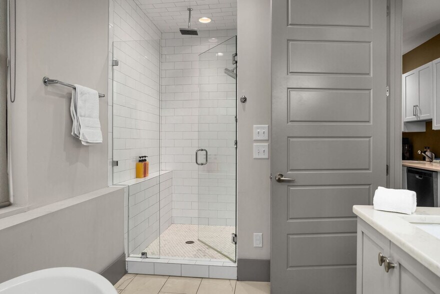 Building Photo - 1025 Southside Ct