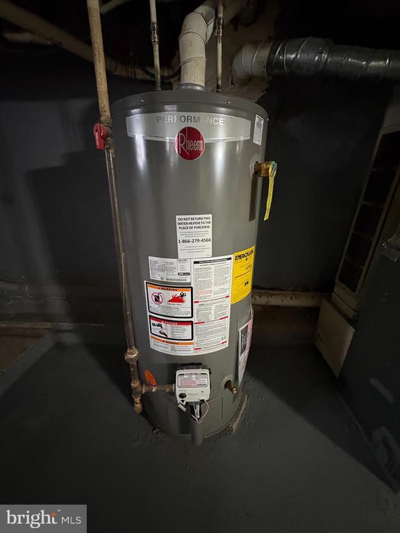 Building Photo - 3442 D St