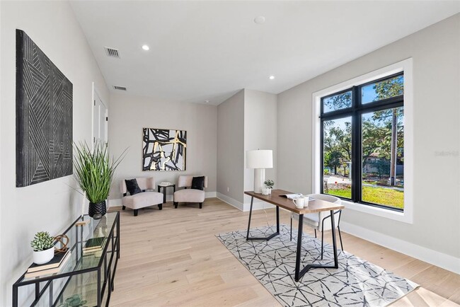 Building Photo - 2106 S Cortez Ave