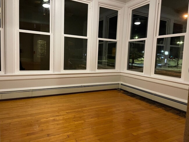Building Photo - 628 Jefferson St