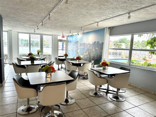 Building Photo - 121 Golden Isles Dr