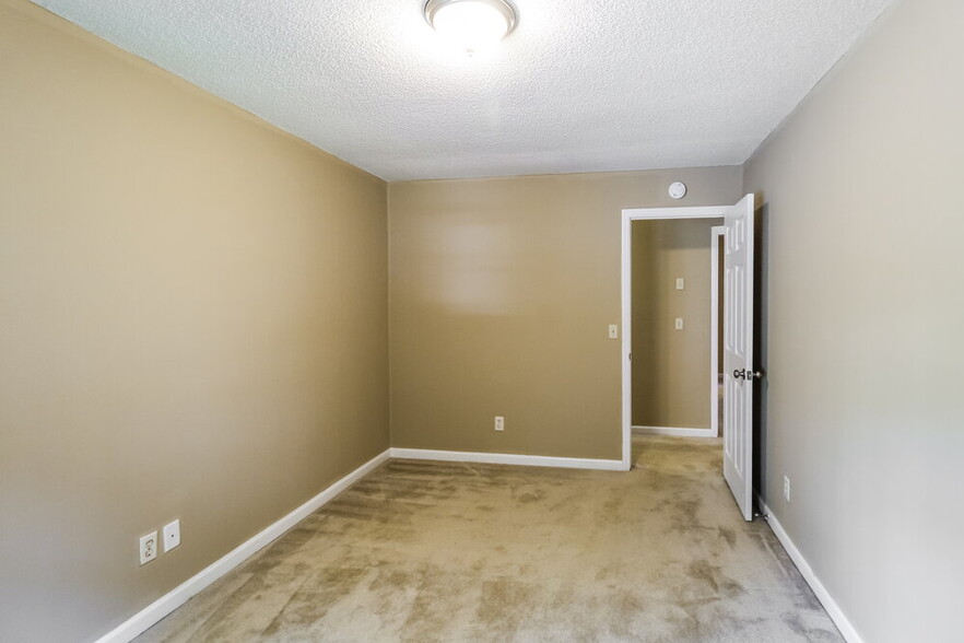 Building Photo - 1368 Chatley Way