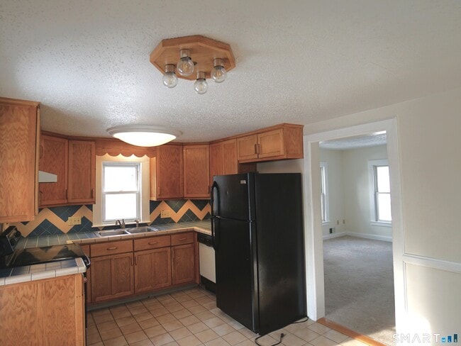 Building Photo - 42 Woodbridge St