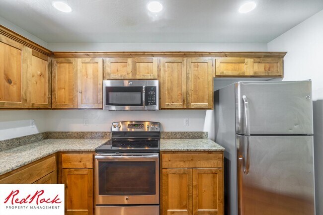 Building Photo - 2801 E 450 N